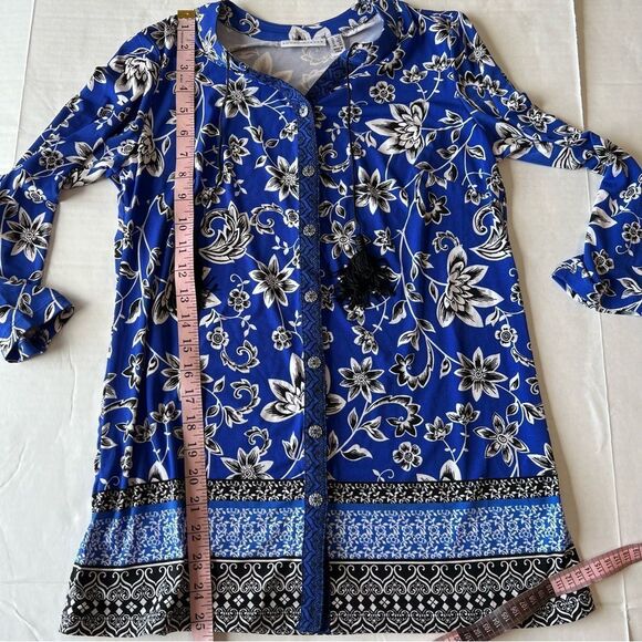 New Susan Graver Printed Liquid Knit Button Front Shirt | Size XXS - Picture 8 of 8